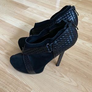 Bebe Bootie Heels Sz 9